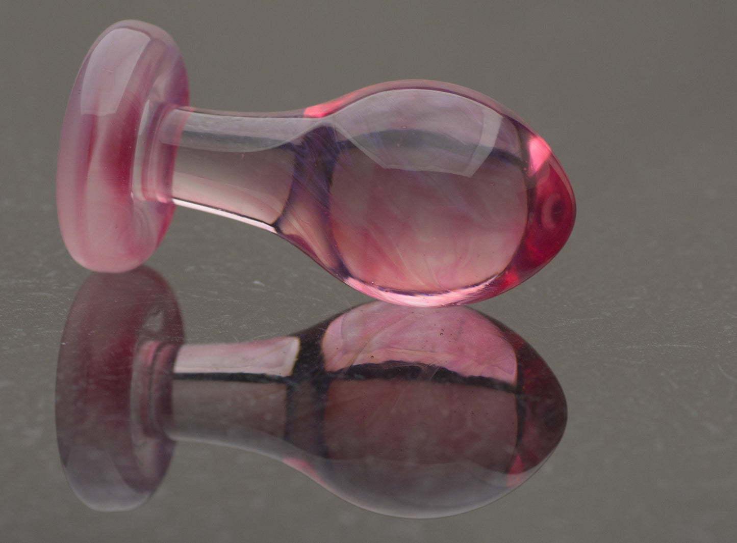 Medium Glass Butt Plug - Sakura Pink